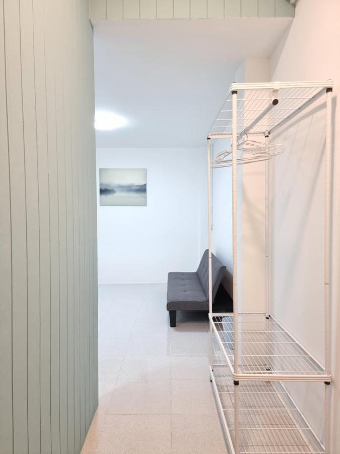 The Zai Apartment Ban Krathum Lom Экстерьер фото